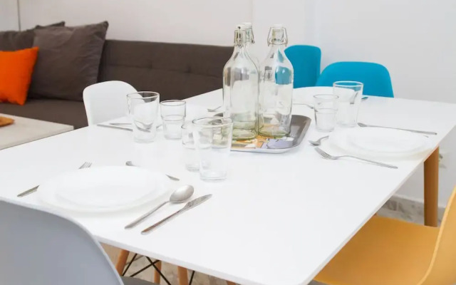 Spacious and Bright Apartment by La Recepción