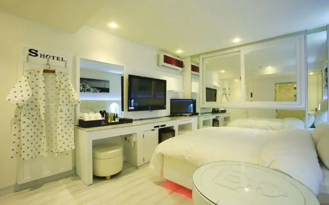 Yangpyeong Show Hotel