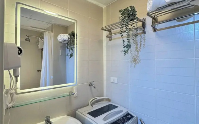 Entire Apartment in Makati City With Fast Wifi