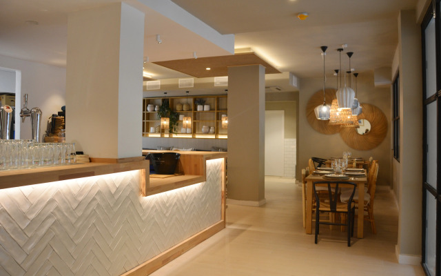 You & Co. Saler Beach Boutique Hotel