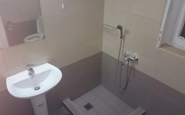 Zorbas Hotel - Hostel