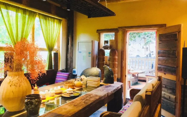 Dielianhua Cowherd Inn Zhangjiajie