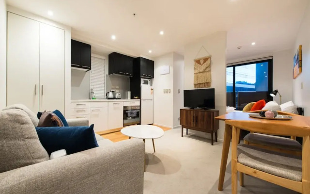 Ehome - Central Location - The Heart Of Queen Street Living