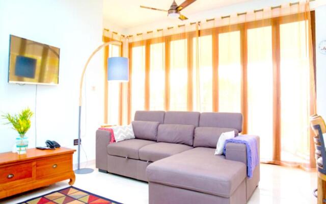 One bedroom appartement at Au cap 100 m away from the beach with enclosed garden and wifi