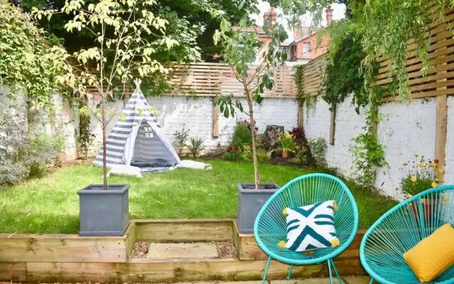 Beautiful 3 Bedroom Hove Townhouse With Garden