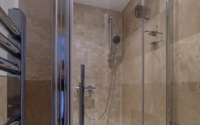 Boutique Tower Bridge Apartment