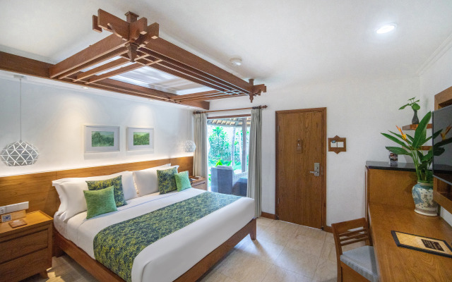 Legian Beach Hotel