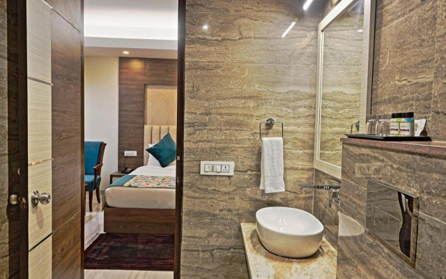 Hotel Cardinal Express OXMO Delhi Airport