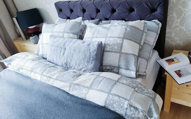 Warsaw King Size Apartment