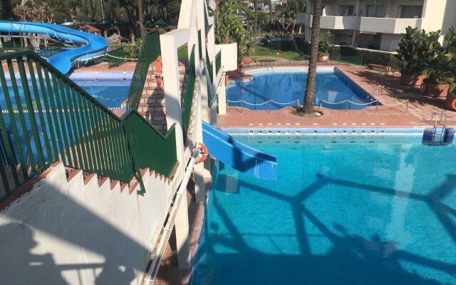 Apartamentos Benal Beach
