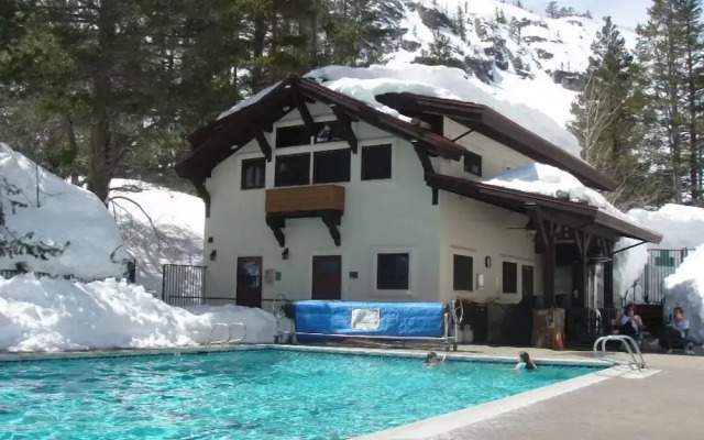 GetAways at Olympic Village Inn