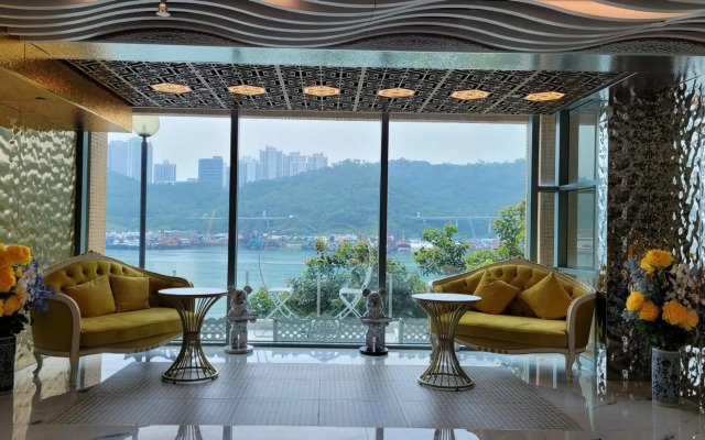 Grand Bay View Hotel