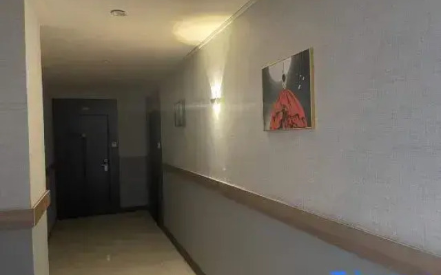 Yangjiang Naqiaorui Hotel (Baili Plaza)