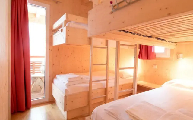Peaceful Chalet in Turracherhöhe with Indoor Hot Tub