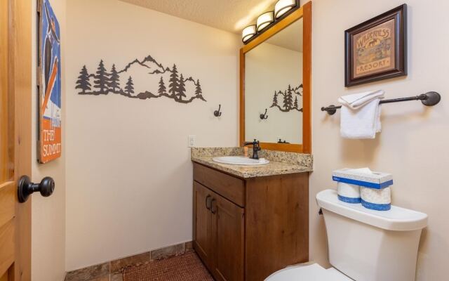 2056 The Pines 2 Bedroom Condo by RedAwning