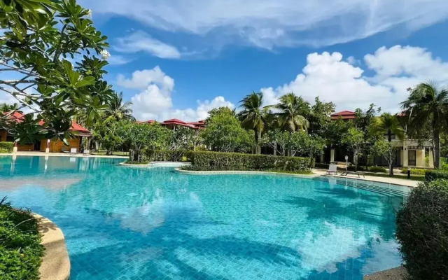 Laguna Village by RESAVA