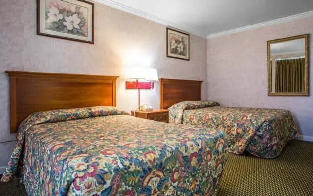 Downbeach Inn