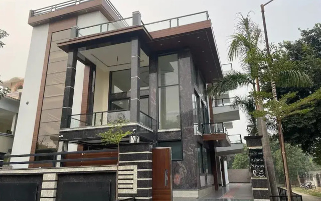 The Grand Mansion Hotel
