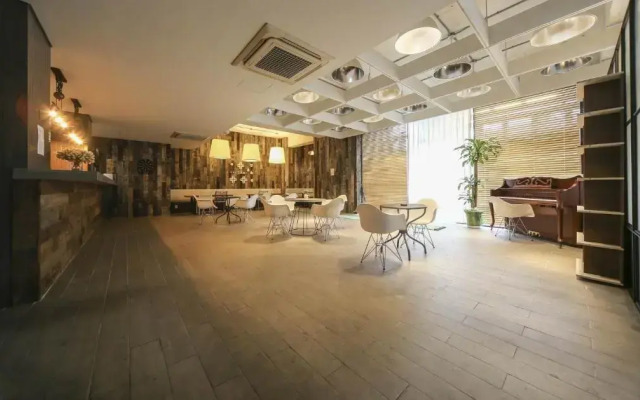 AMI Boutique Hotel