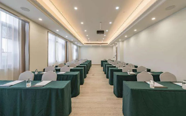 Madison Shanghai International Resort