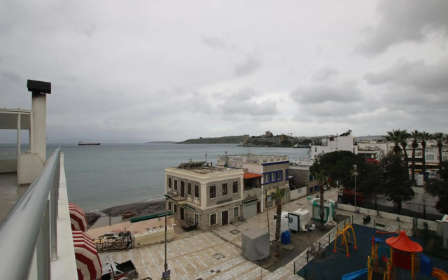 Artemis Hotel