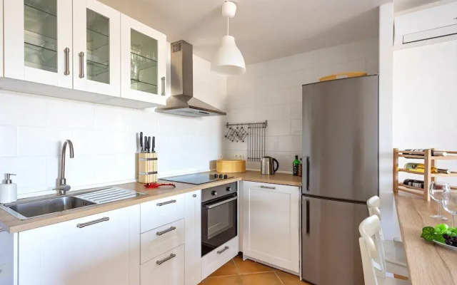 Duplex with a view Ref 69