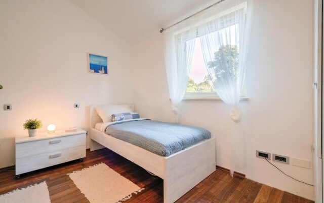 Nice Home in Banjole With Wifi and 2 Bedrooms