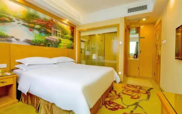 Vienna Hotel （Shenzhen Bantian Guangyayuan Station）