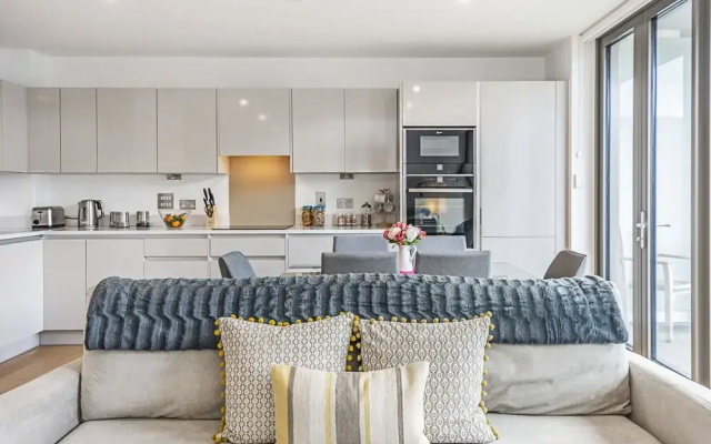Stunning Brand New Westminster Apartment
