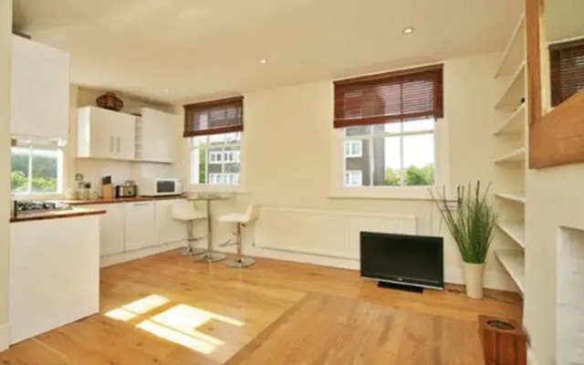 Chic Notting Hill Apartment