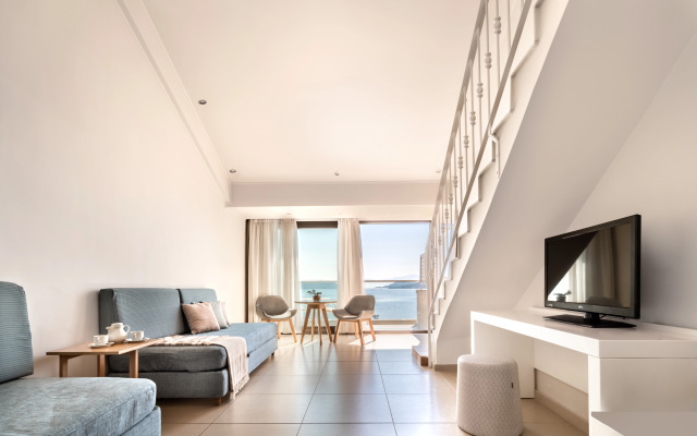 Kassandra Bay Resort, Suites & Spa