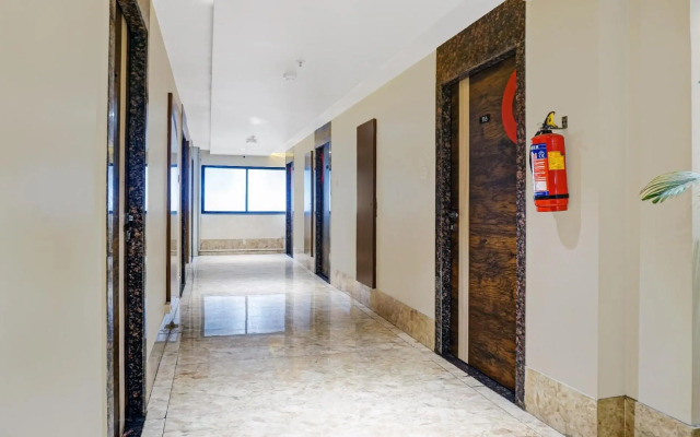 Classic Square by OYO Rooms