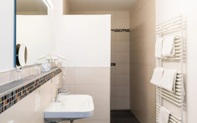 Gasthof Linde   Hotel Blum