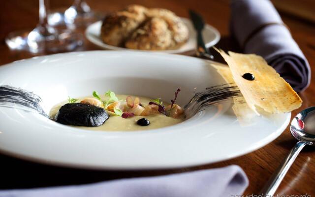 The Lodge Hotel - Putney