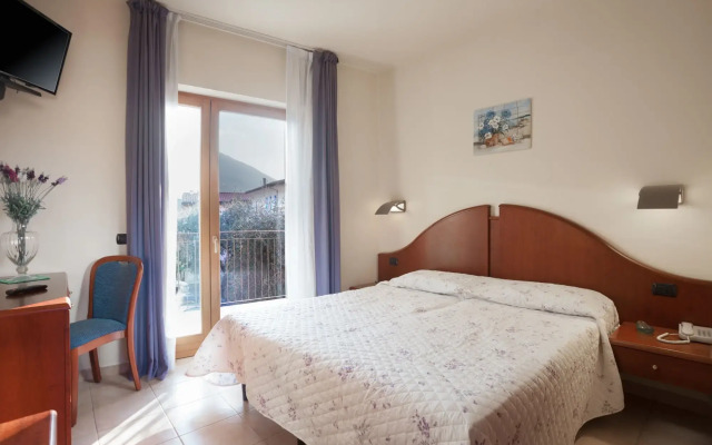 Villa Isabella Hotel & Residence