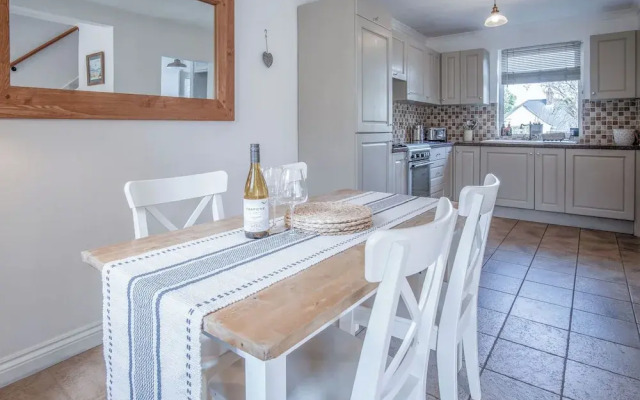 Sunderland Avenue - 2 Bedroom - Pembroke Dock