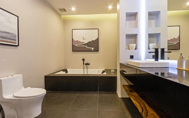 Villa MJ, One of a kind 4 bedroom with incredible views – Bathroom – Tibubeneng
