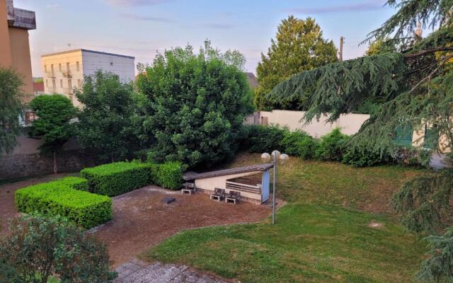 Studio récent résidence Charles Quint