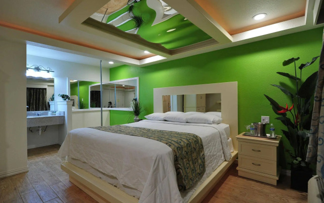 Romantic Inn & Suites