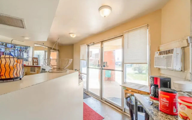 Castle Inn & Suites By OYO Chickasha