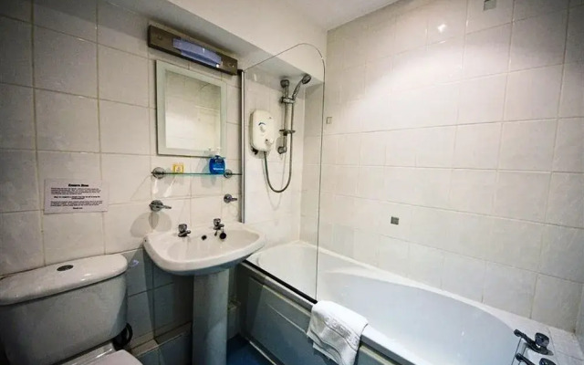 OYO The Croppers Arms