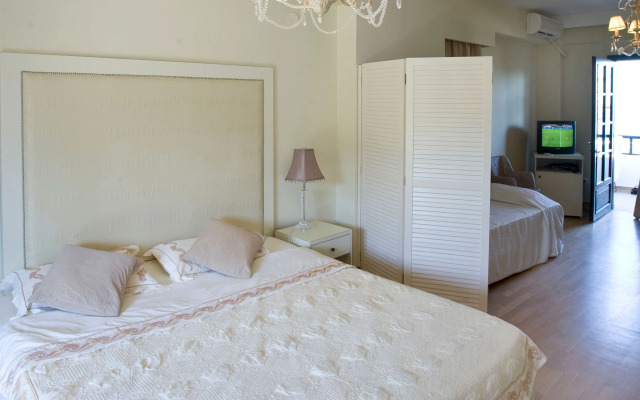 Assa Maris Beach Hotel