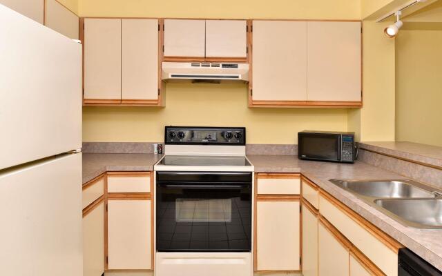 Best Western Louisville East Inn & Suites