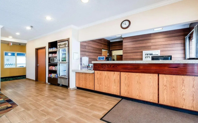 AmericInn by Wyndham Minot