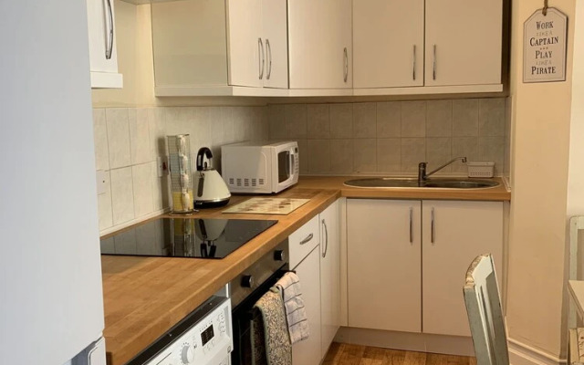 Charming 1-bed Apartment in Ventnor