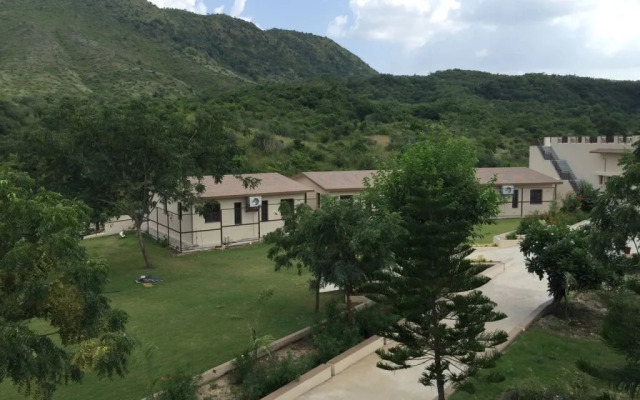 Le Madhulika Maharana Resort & Spa