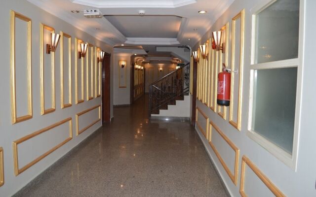Crystal Al-Sharq Aparthotel