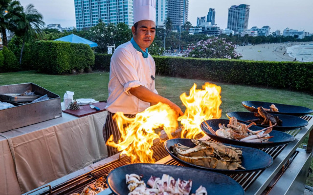 Dusit Thani Pattaya