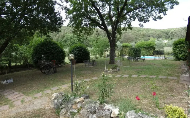 Scappo In Umbria, La Escondida