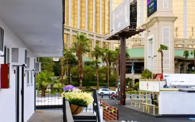 Nirvana Hotel